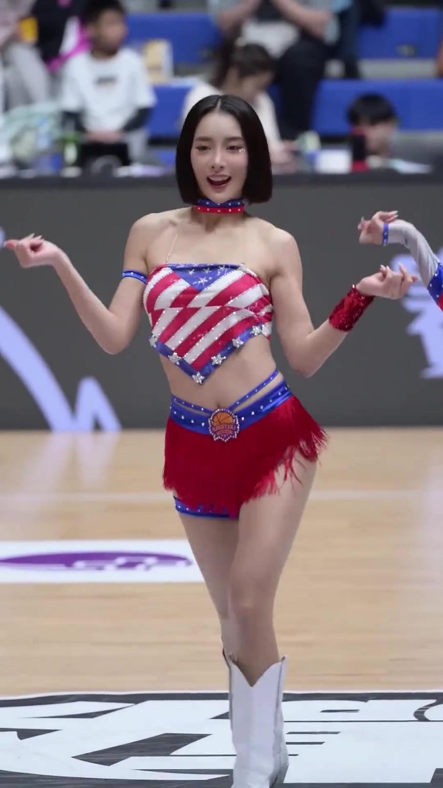 太離譜了 ！幾乎是完美女人！